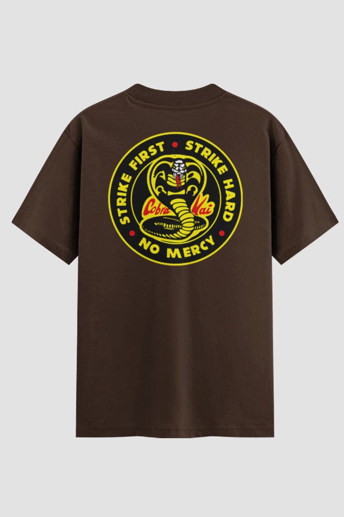 Camiseta Oversized Karate cobra kai strike first strike hard Oversizeds Karate OnFight P Chocolate Masculino