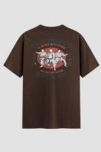 Camiseta Oversized Karate It Never Gets Easier Oversizeds Karate OnFight P Chocolate Masculino